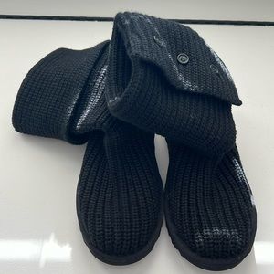 UGG women’s sweater Ugg boots. Never worn. Size 8.  Black. (No Ugg box)